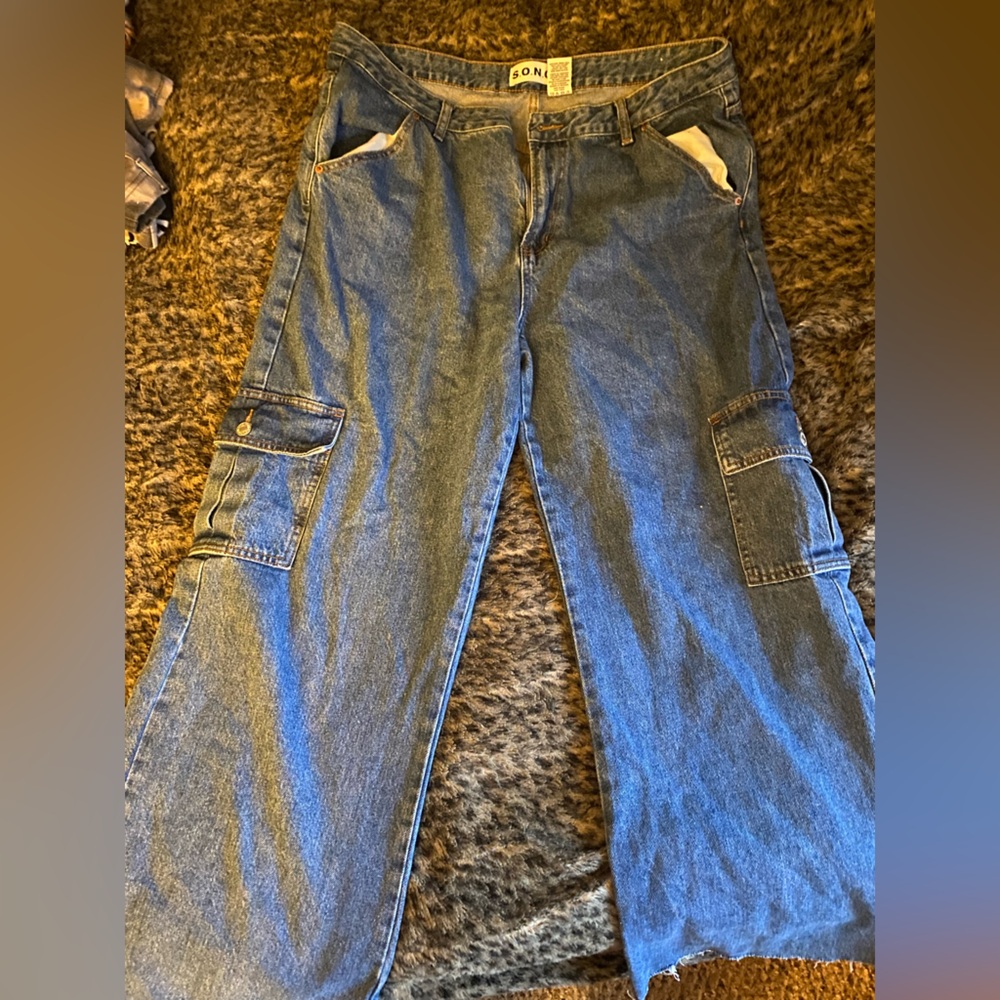 Cargo wide leg